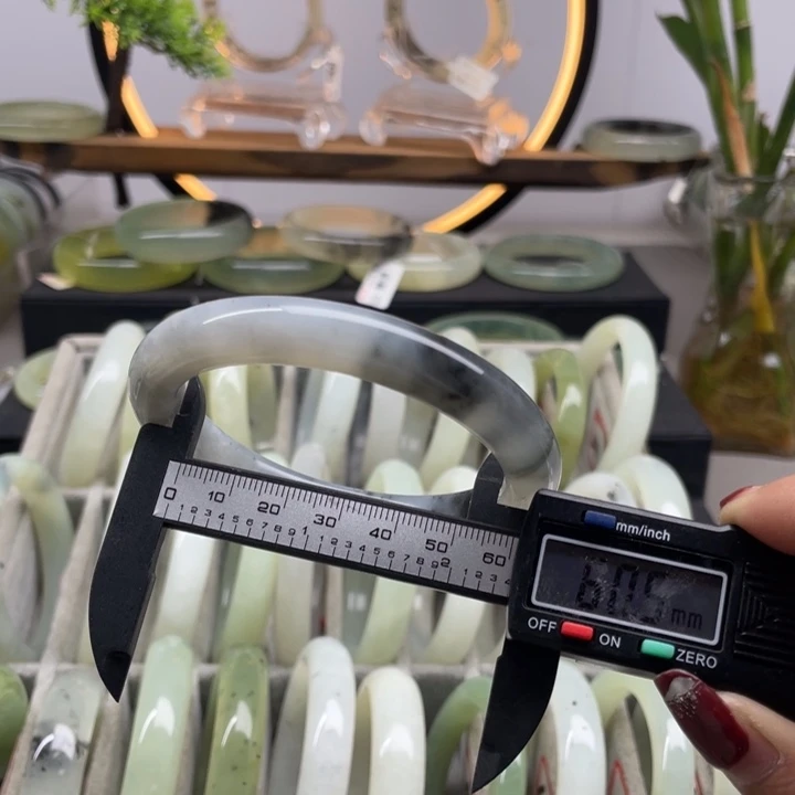 蛇纹石玉手镯未镶嵌74