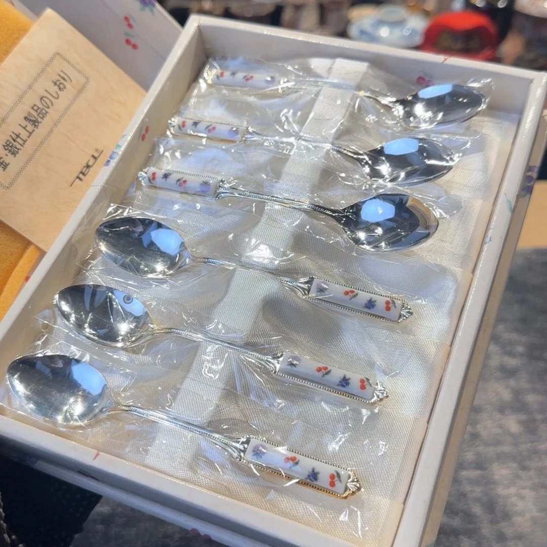 瓷瓷器美术工艺品云**