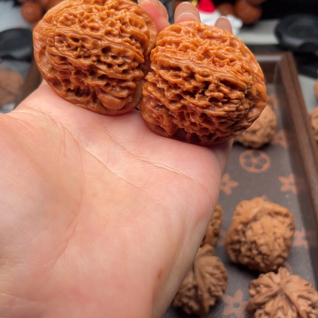 笑***云文玩核桃南疆石40