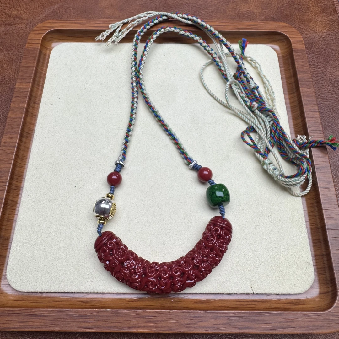 非金属珐琅项链 深红色 雕刻微笑链 D249