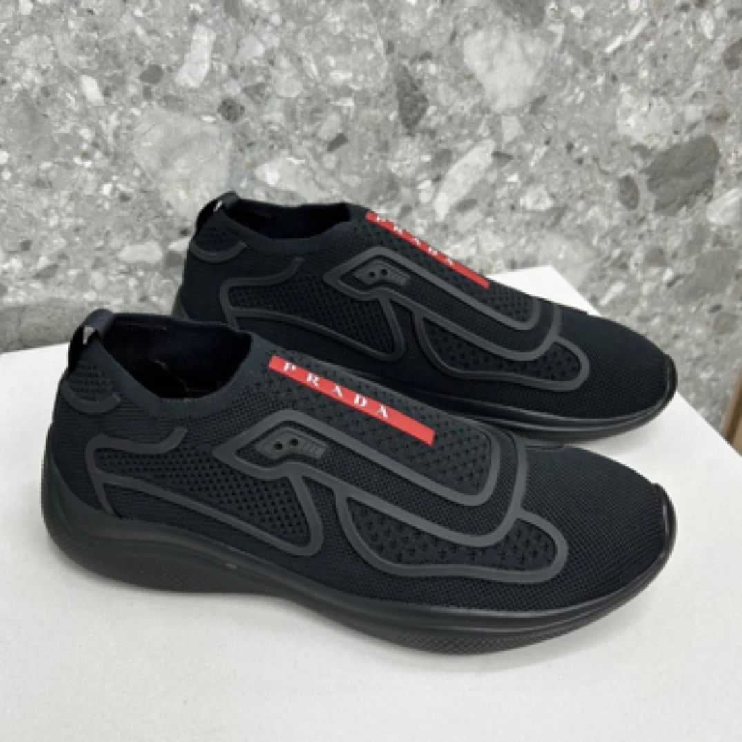 未使用 Prada/普拉达 128738 男款网面休闲慢跑鞋