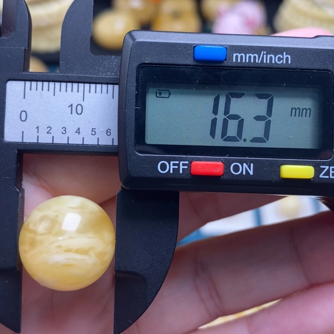 蜜蜡未镶嵌珠宝奇石