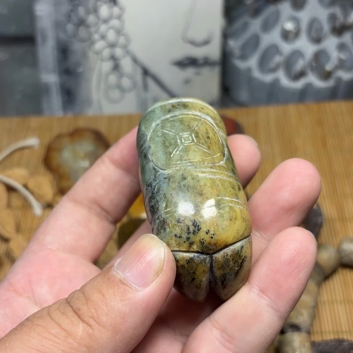 瑶***瑶颈饰未镶嵌岫岩河磨玉（透闪石质玉）