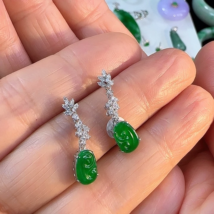 翡翠耳饰18K金镶嵌如意耳钉