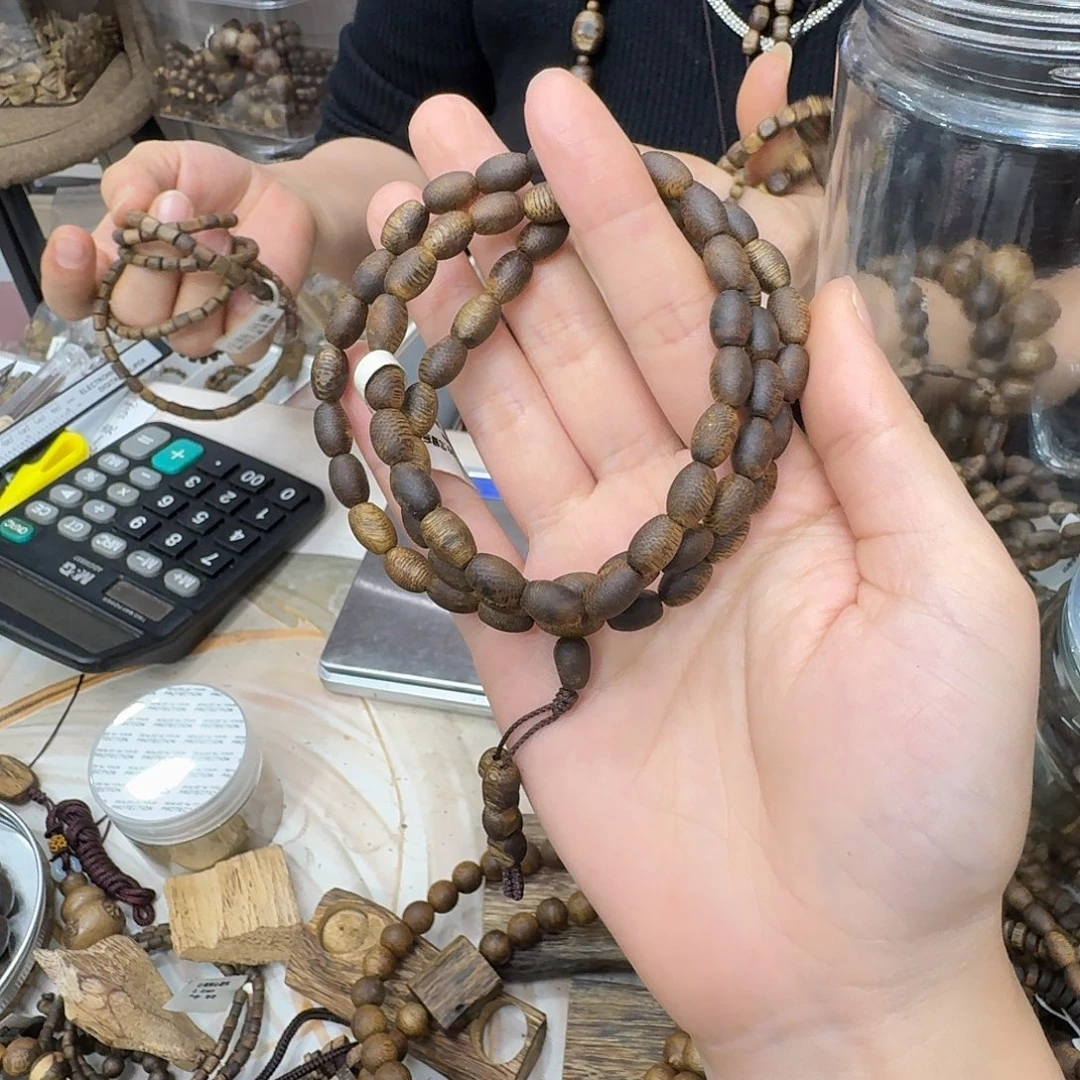 沉香碎屑沉香白棋老料留疤多圈 11 克多样性发一