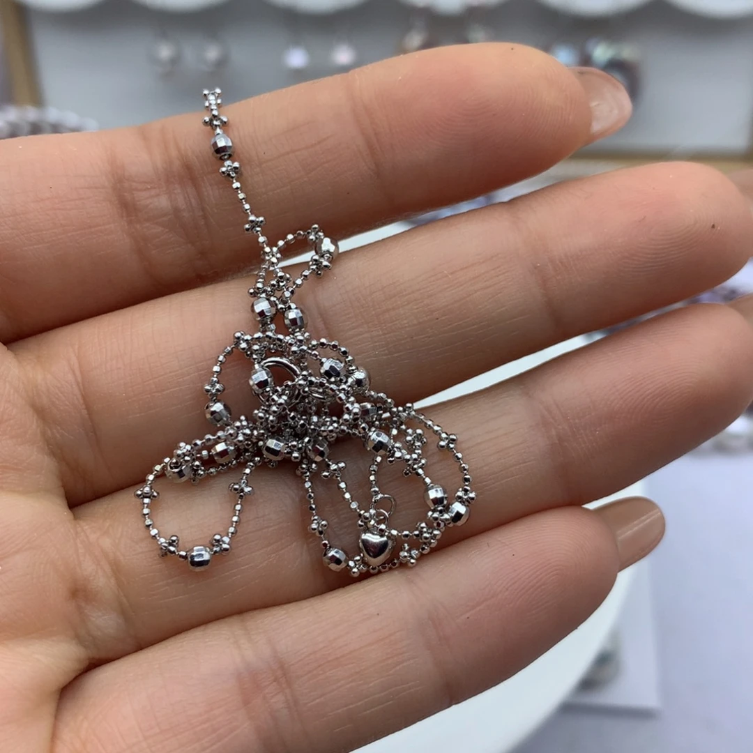 李***菲淡水珍珠银S925镶嵌颈饰