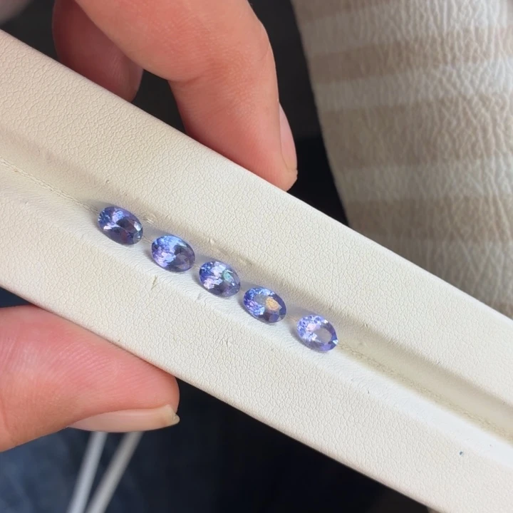 未镶嵌坦桑石裸石裸石5粒