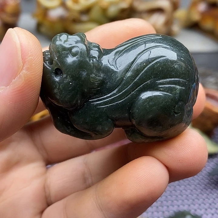 未镶嵌蛇纹石玉颈饰
