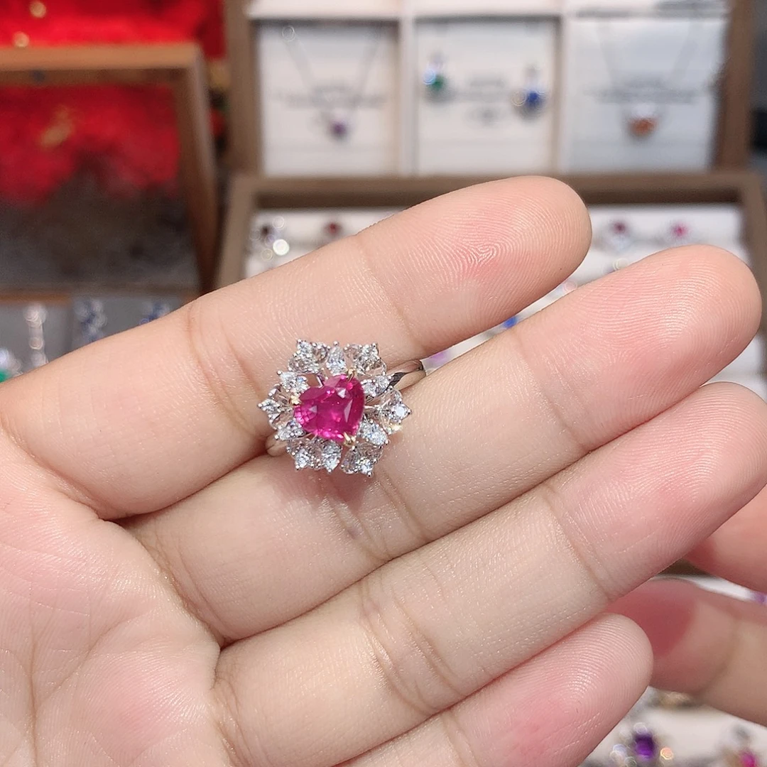 彩色蓝宝石18K金镶嵌戒指1.51ct/七天无理由