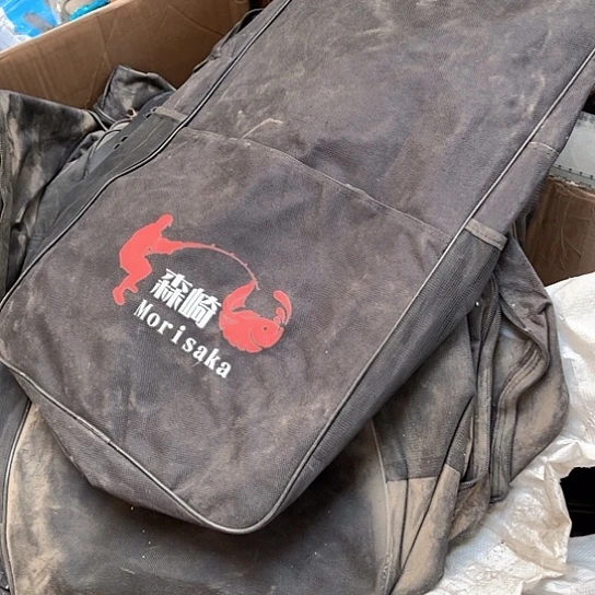 脏的瑕疵骑士钓椅包一个