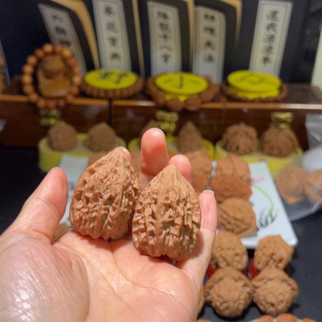 张***肥文玩核桃把件战天