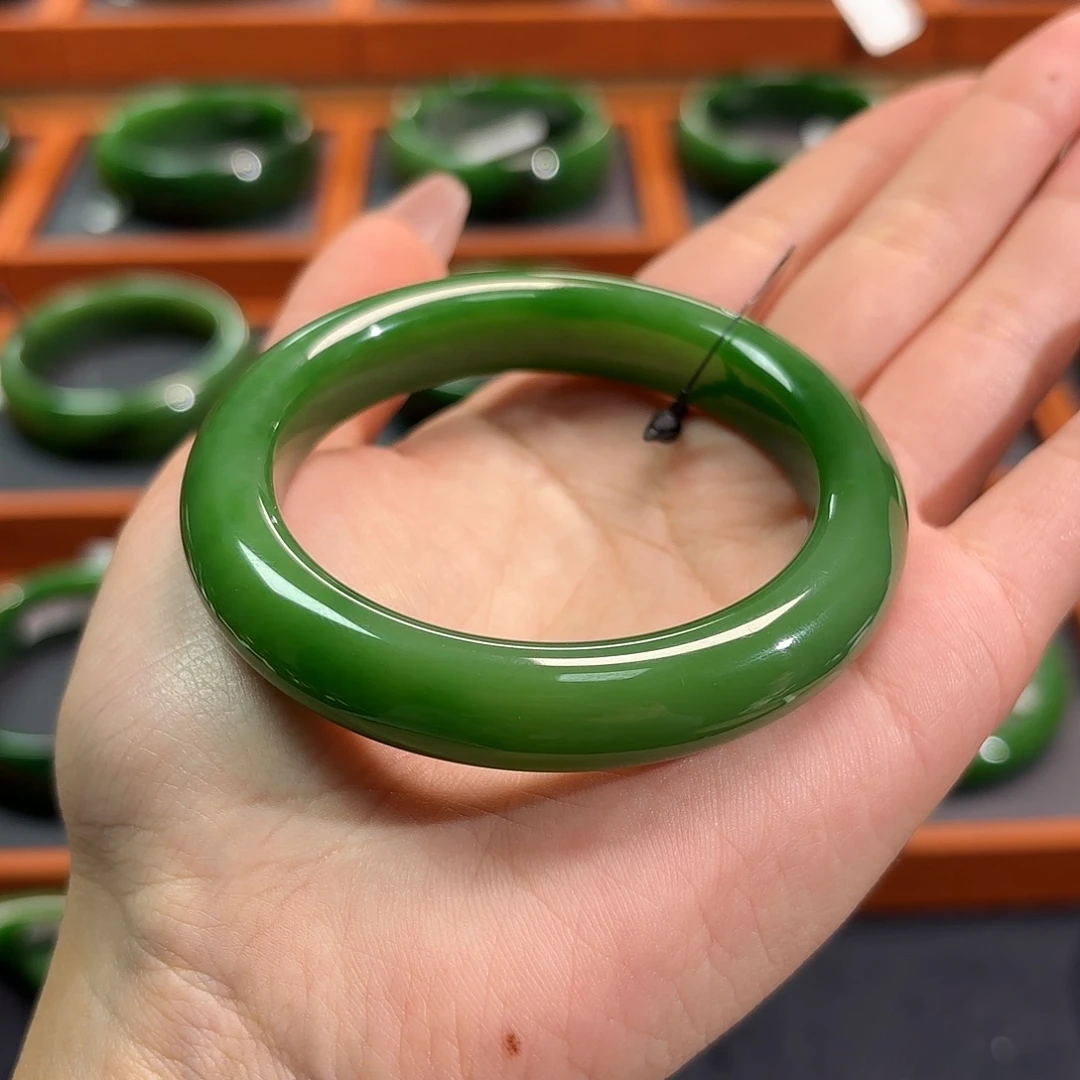 和田玉（碧玉）未镶嵌手镯白加绿5253