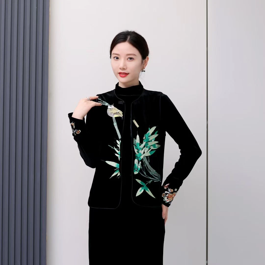 3004唐装女中国风高端马甲2025秋冬新款刺绣马夹背心中式盘扣上衣