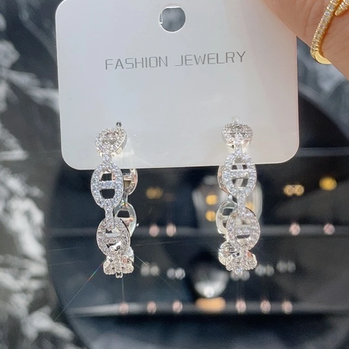 铜合金锆石耳饰 时尚瑞丽风小众设计款猪鼻子耳扣耳圈