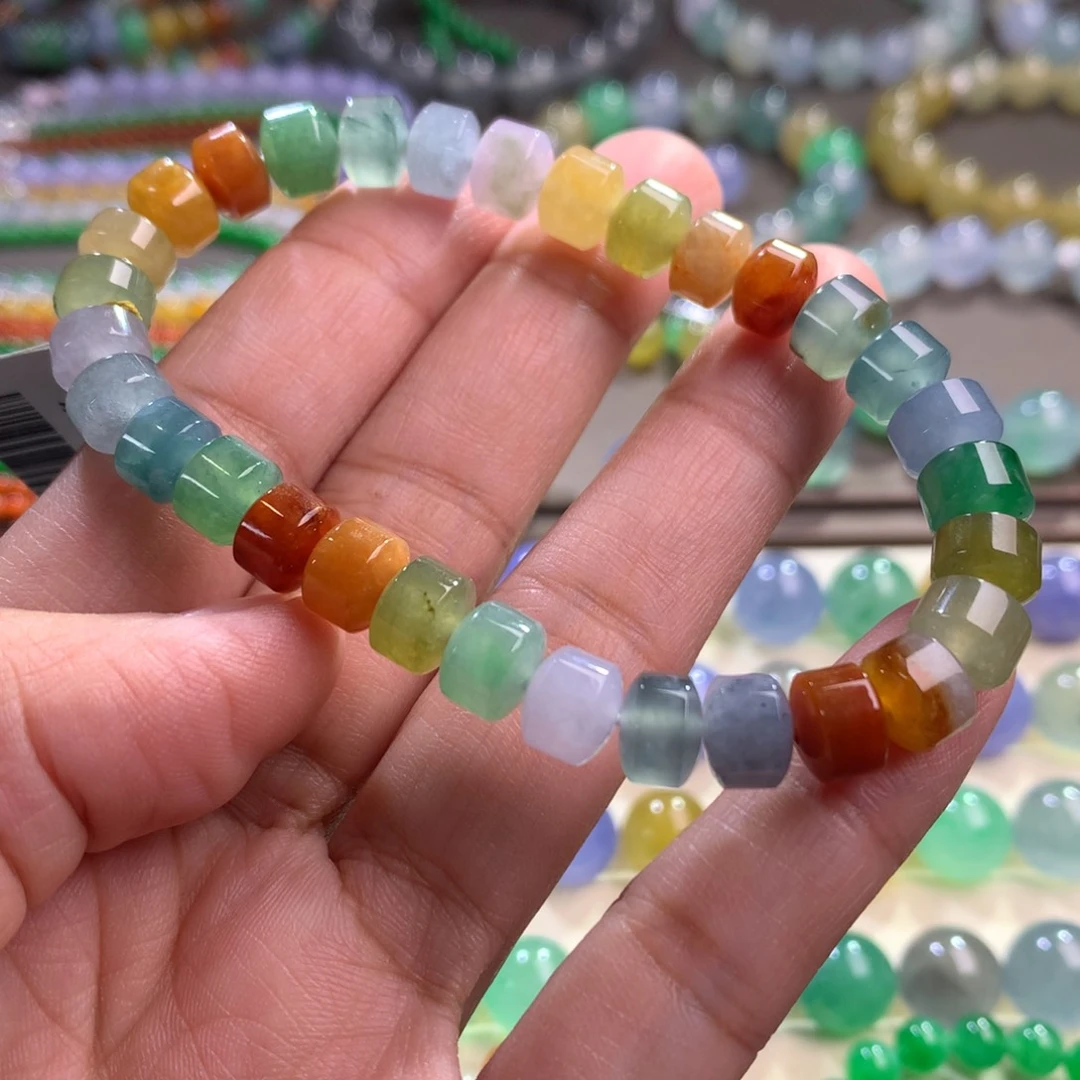 翡翠未镶嵌颈饰林**?卡7.8