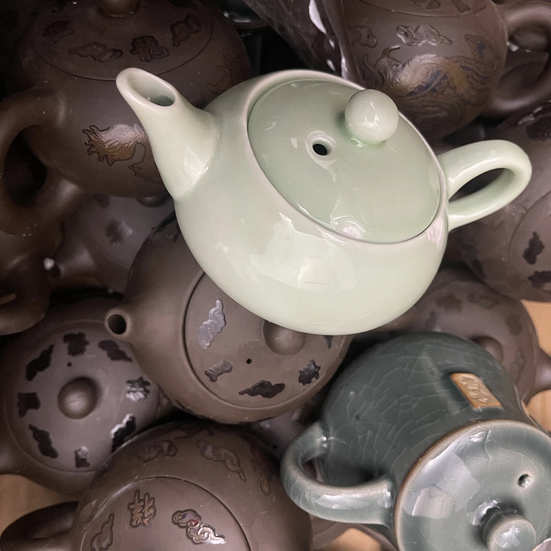 随机一把瑕疵壶 买回家种多肉