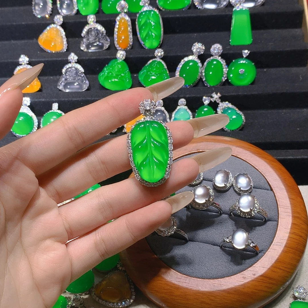 越***运玛瑙/玉髓银S925镶嵌颈饰