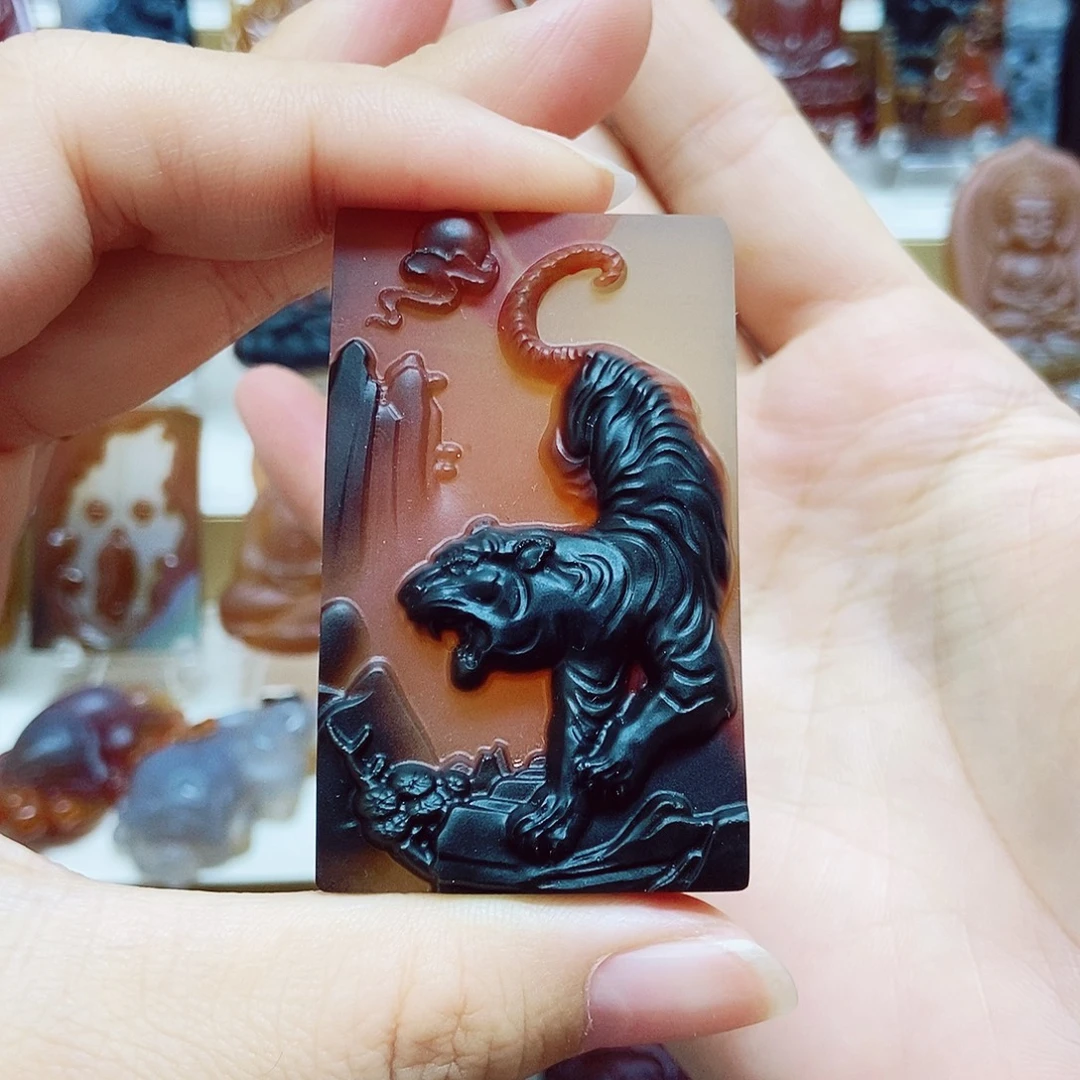 泰***来未镶嵌颈饰玛瑙/玉髓