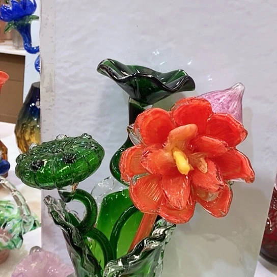 琉璃花瓶高45厘米宽9厘米