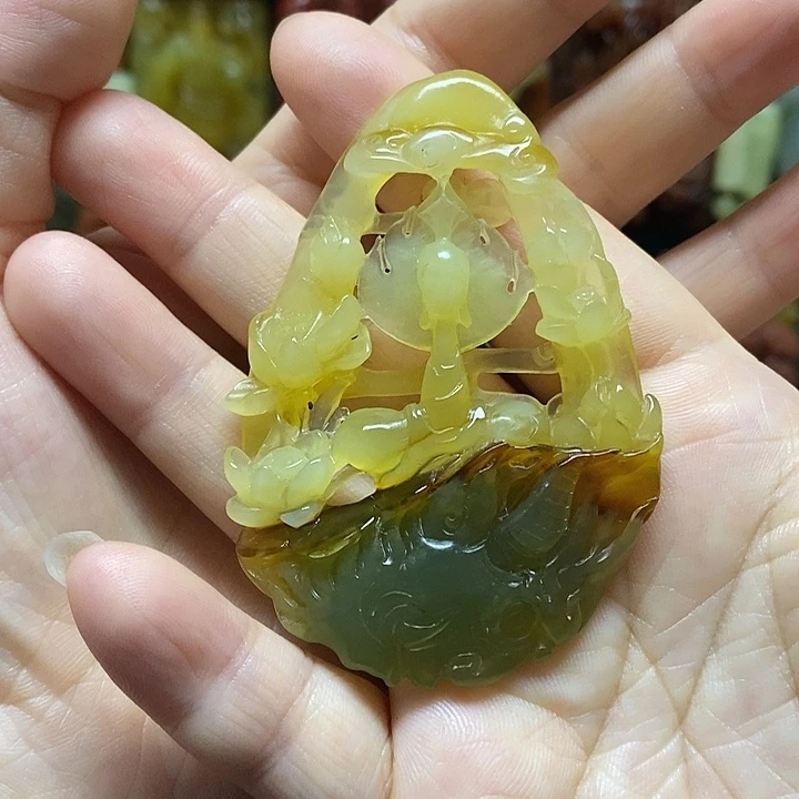 岫玉未镶嵌吊坠(赠链)