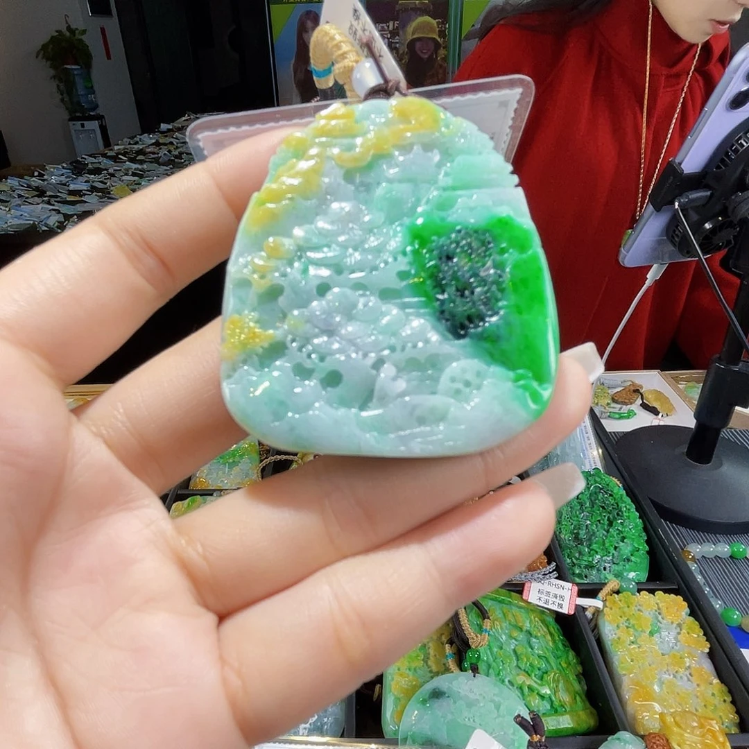 颈饰未镶嵌翡翠一