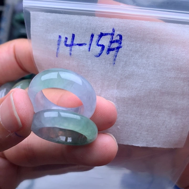 芋****翡翠未镶嵌戒指戒圈