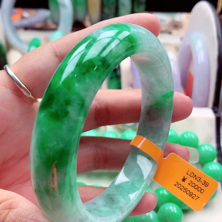 翡翠未镶嵌手镯翡翠