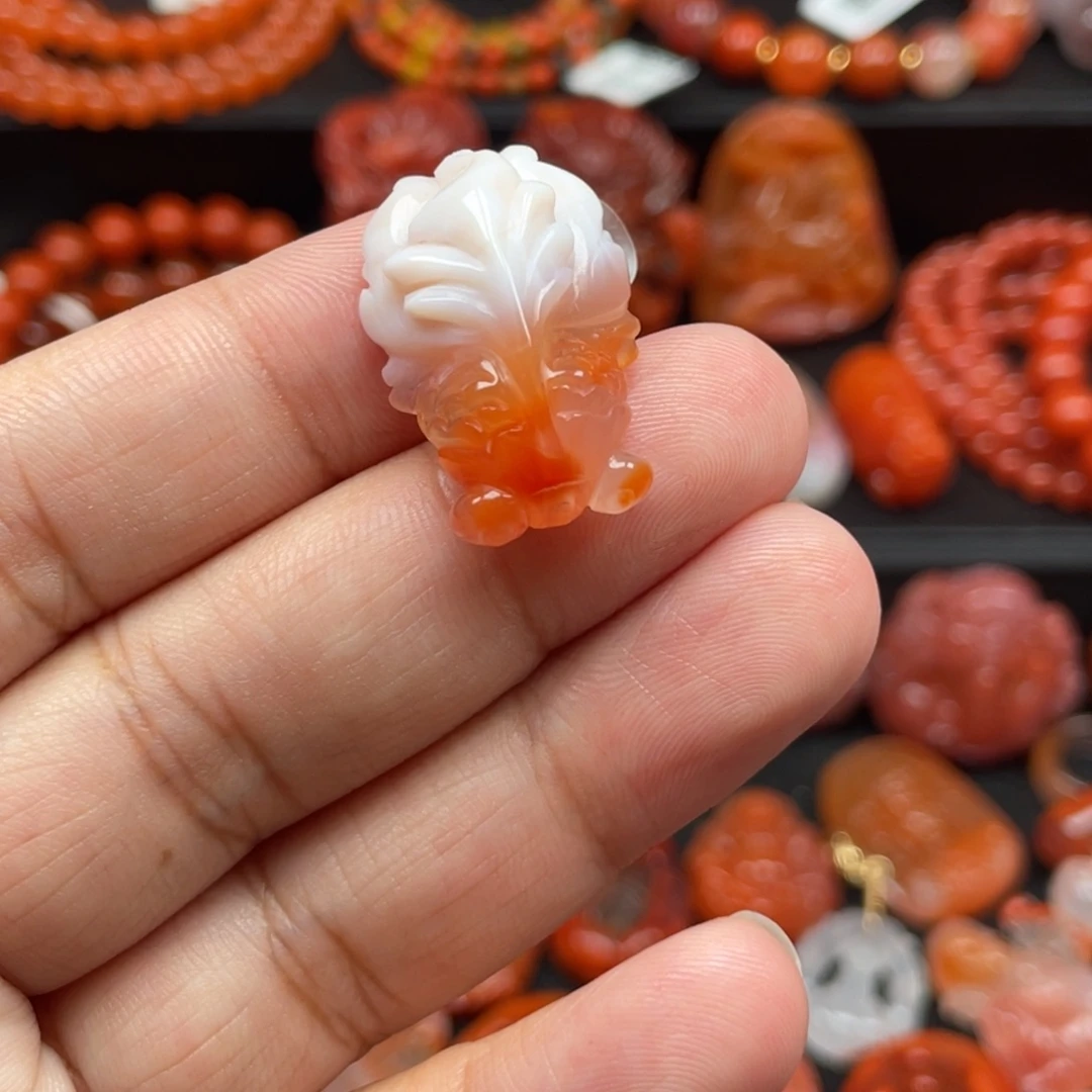 纤***尘南红玛瑙未镶嵌鱼