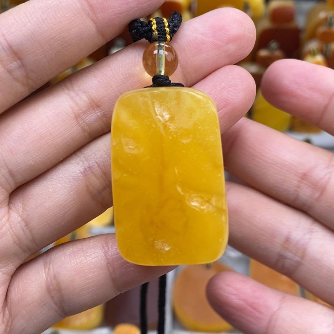 蜜蜡未镶嵌珠宝奇石
