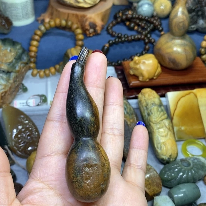 岫岩河磨玉（透闪石质玉）把件未镶嵌