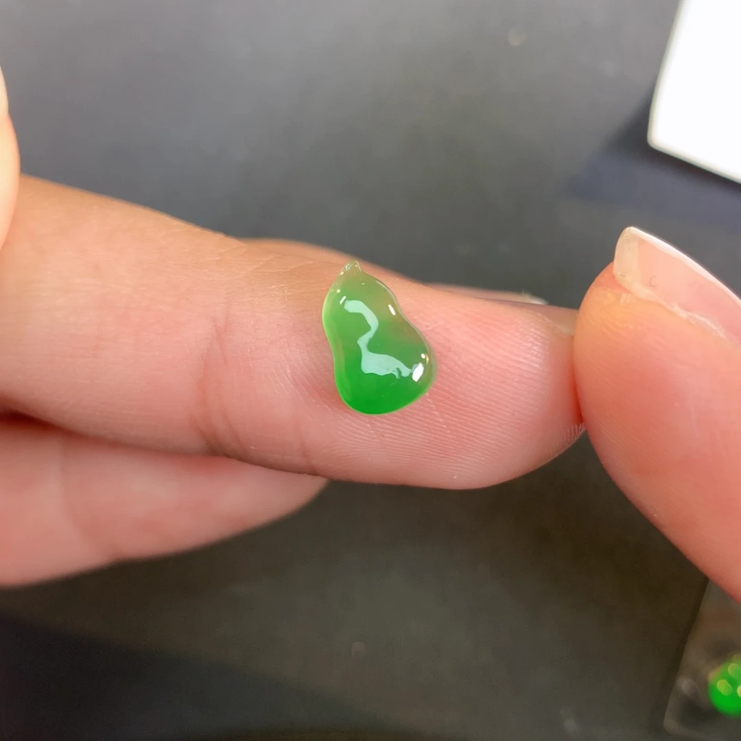 翡翠裸石9.47-6.27-2.43