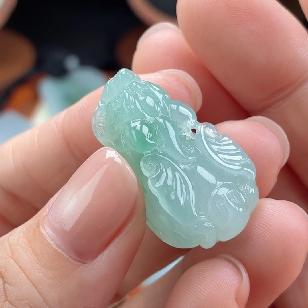 翡翠未镶嵌颈饰天然A货翡翠