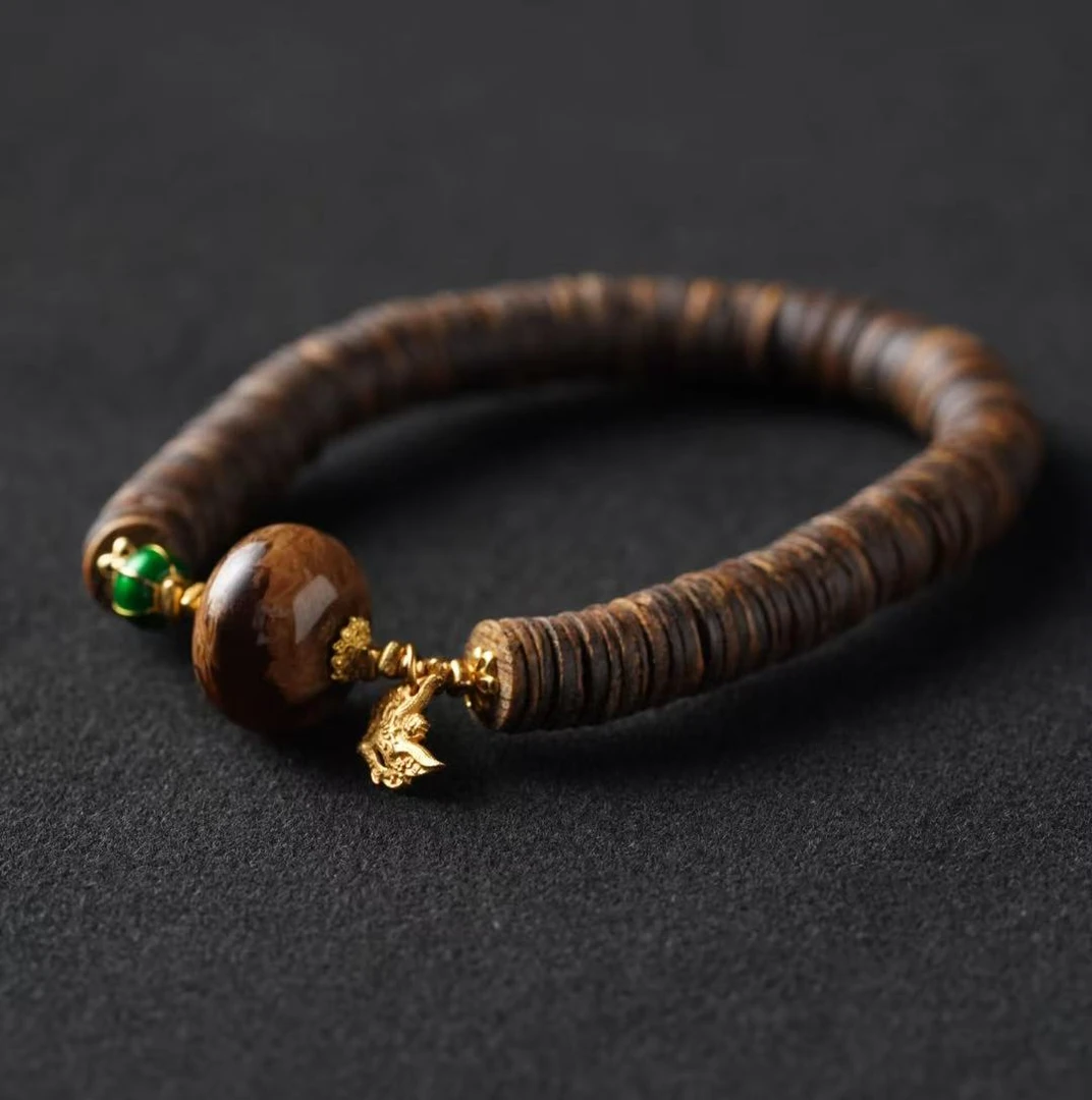 沉香【珊木居】S2368JY 沉水海南绿棋沉香随型药片珠根珀单圈手串