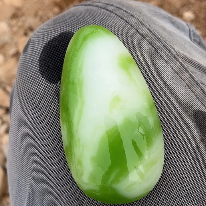 精品原石无镶嵌挂件