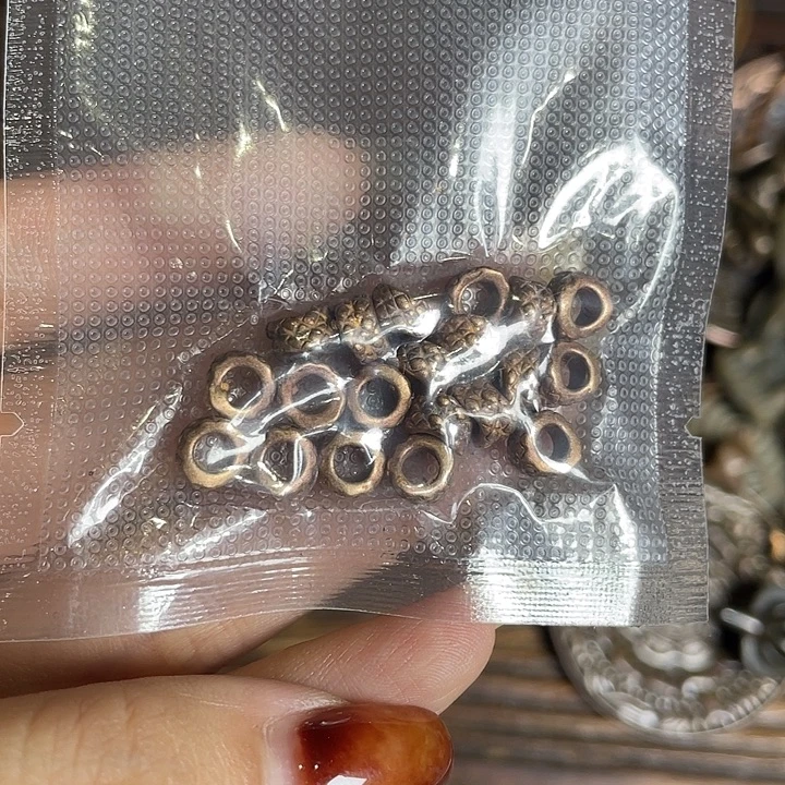 不包国内邮费自理的人在外面