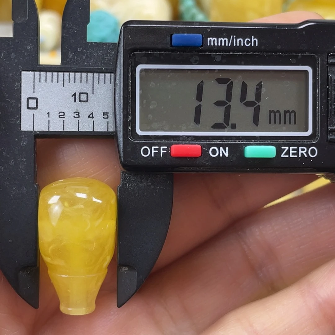 蜜蜡未镶嵌裸石30杂