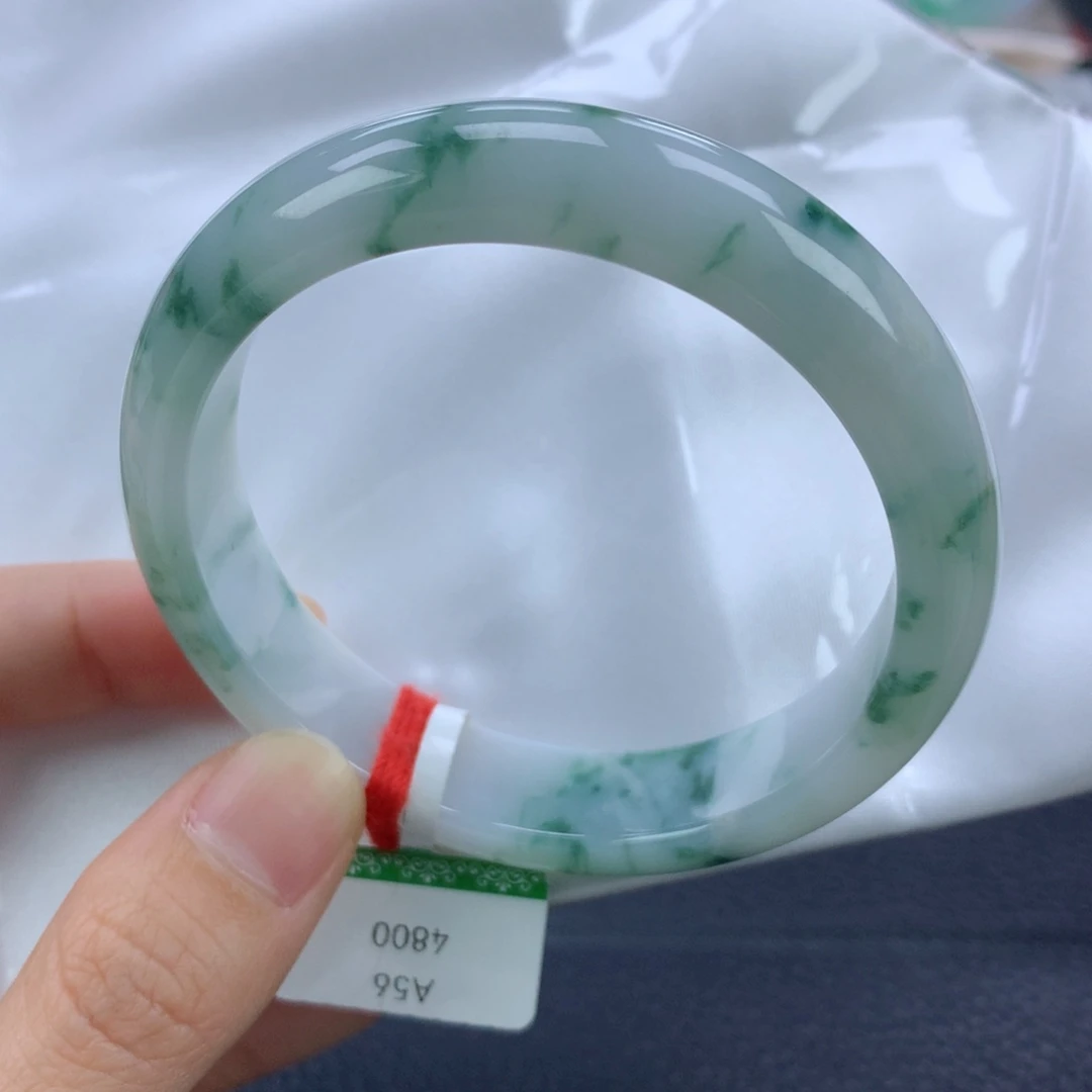 翡翠手镯未镶嵌56.8正