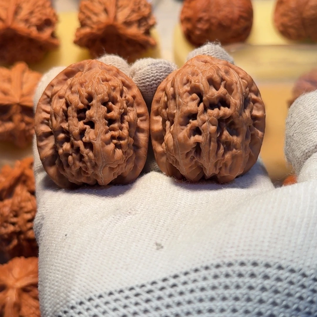 文玩核桃吊坠37.5红莲