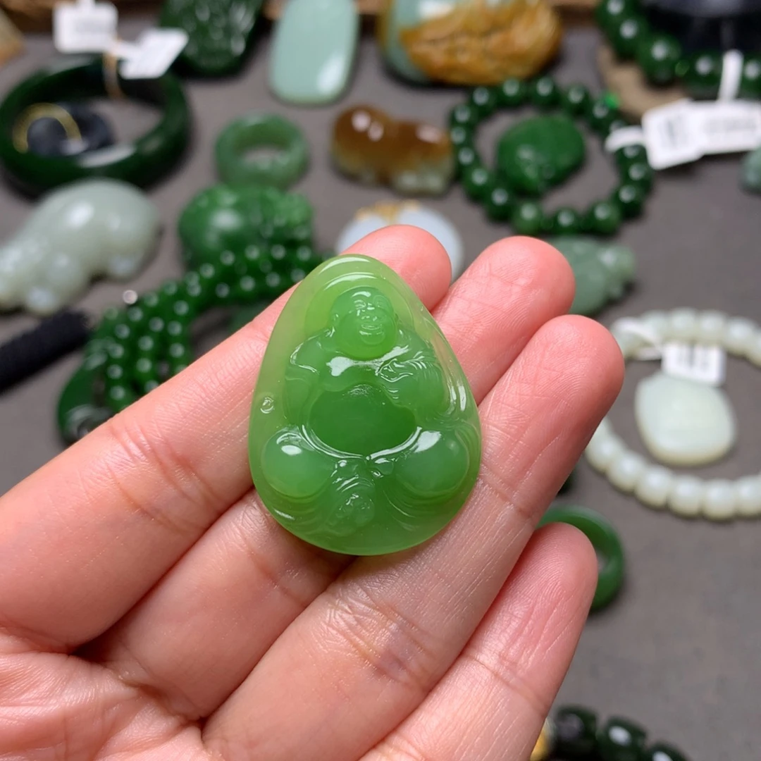 老***曾和田玉未镶嵌颈饰