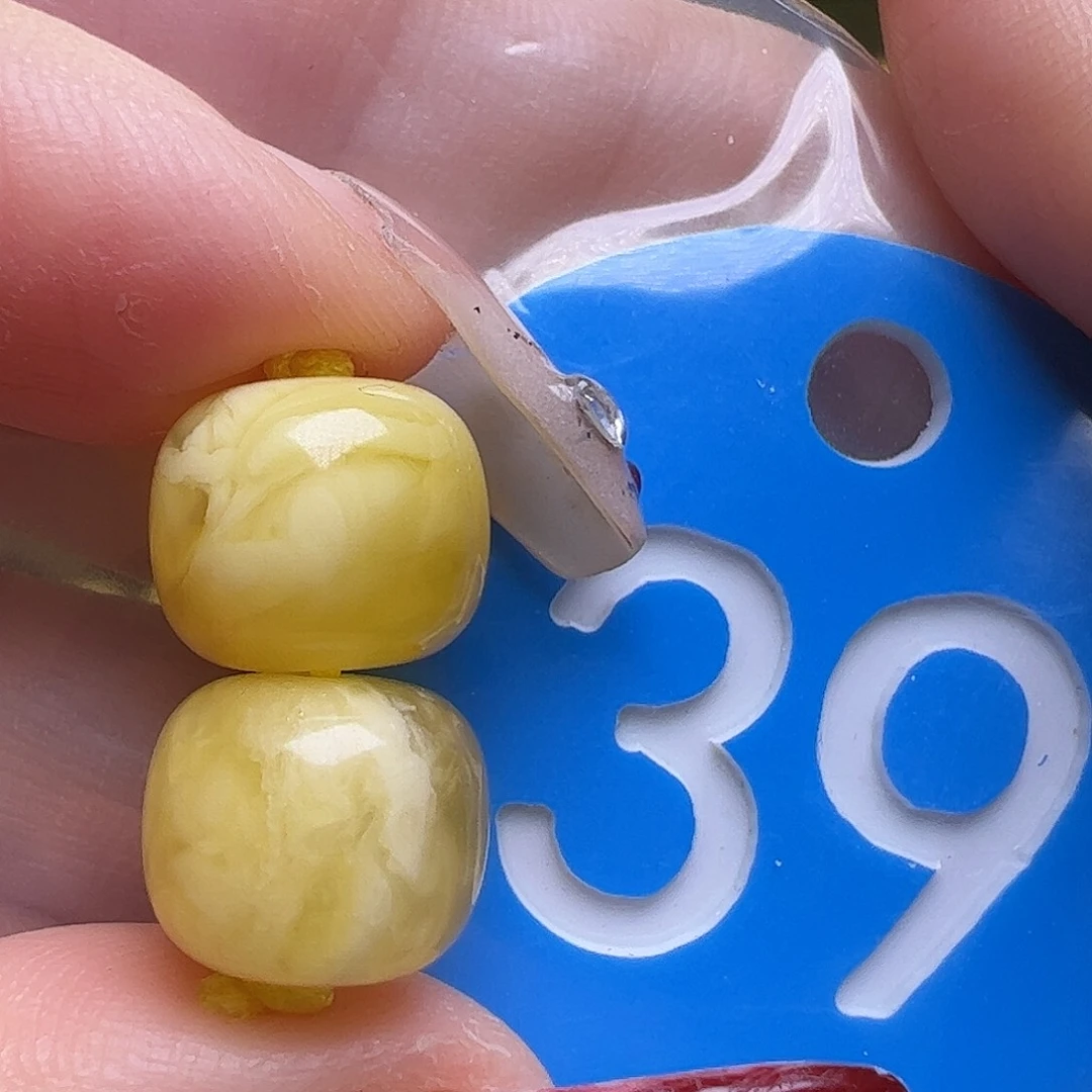 裸石蜜蜡未镶嵌微瑕10.5mm金瓷白老型