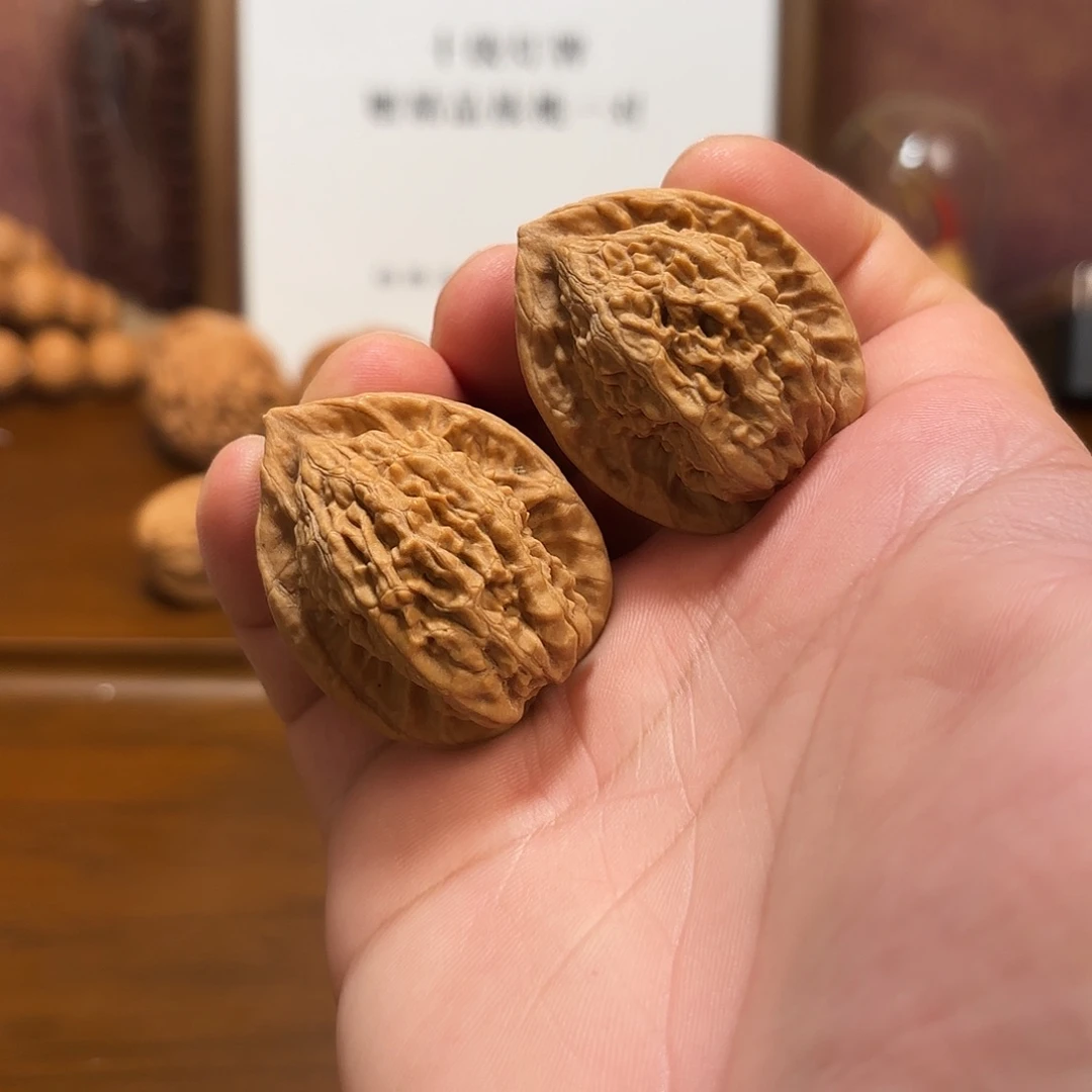 文玩核桃吊坠大红袍