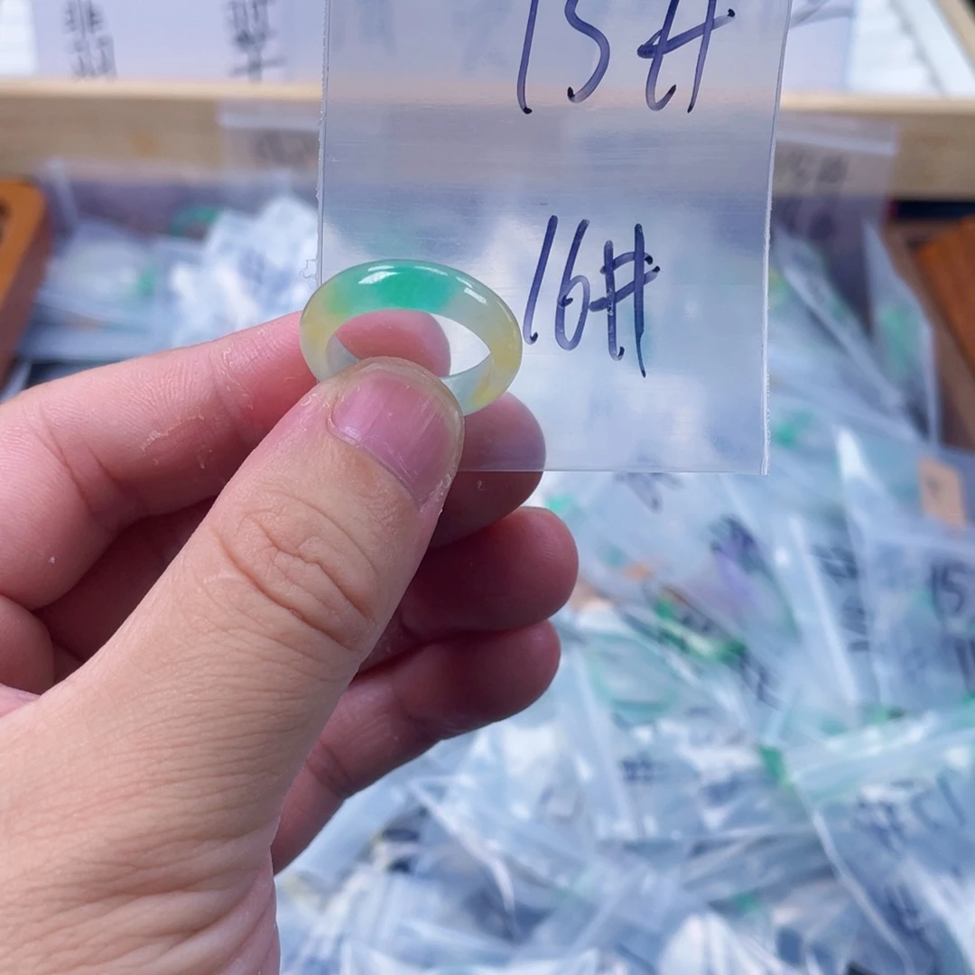 翡翠未镶嵌戒指000