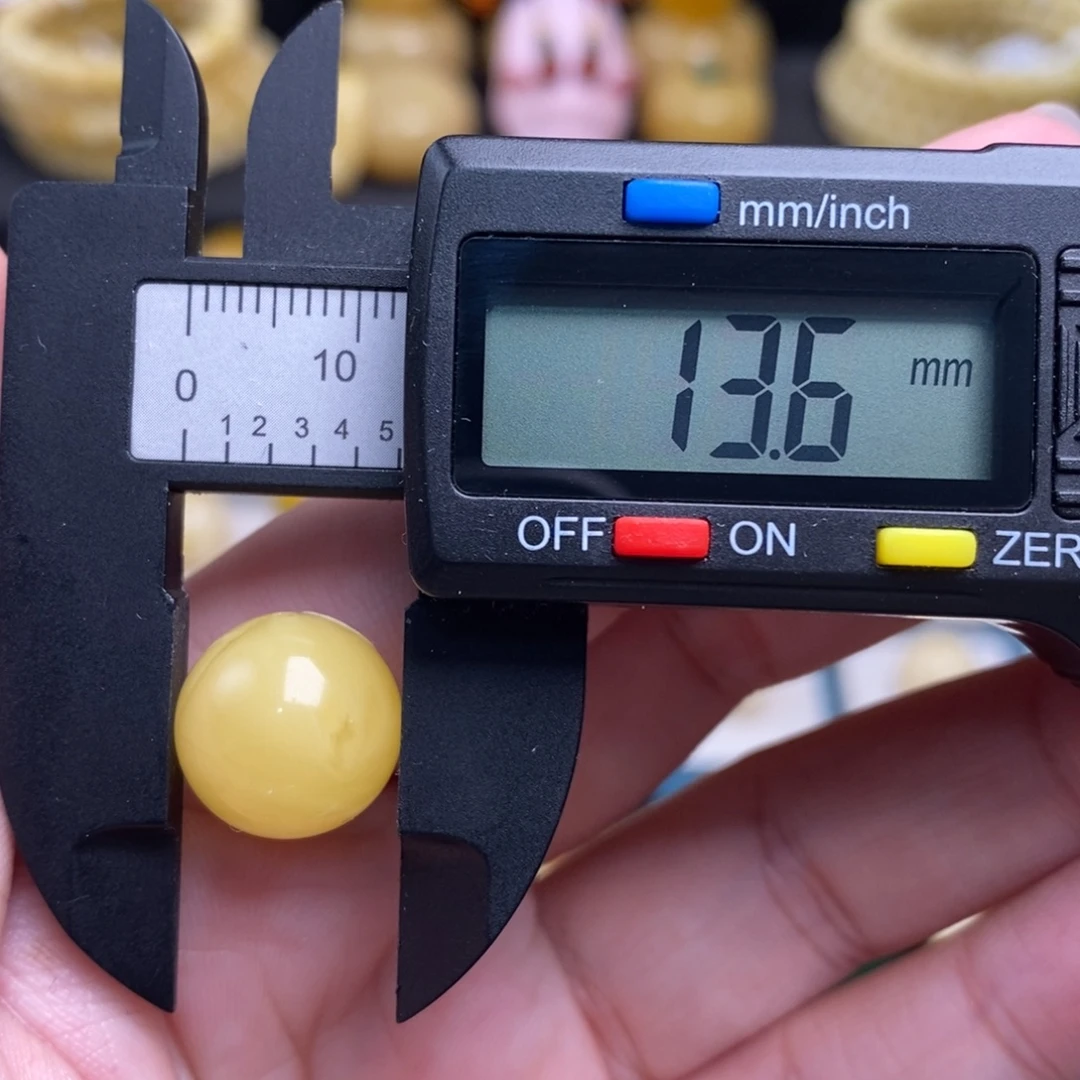 蜜蜡未镶嵌珠宝奇石