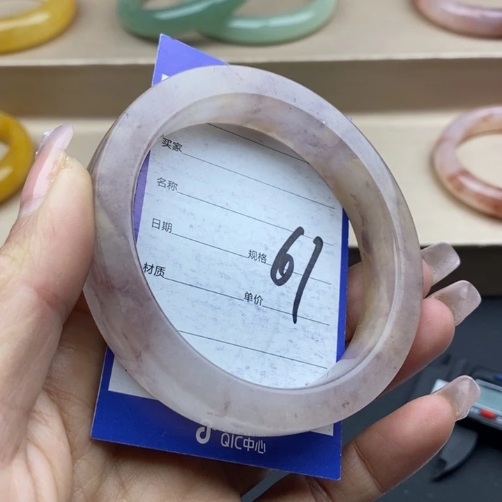 石英质玉手镯未镶嵌