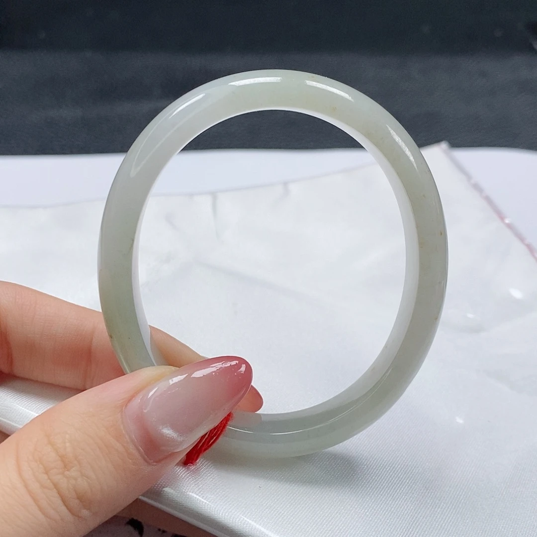 【闪购商品】翡翠手镯（贵妃镯）未镶嵌372号