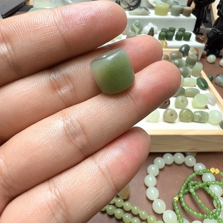 未镶嵌和田玉珠宝半成品蔡*