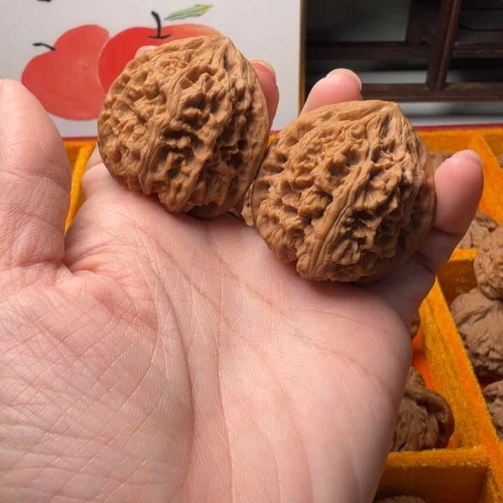 兜***爷文玩核桃把件野牛