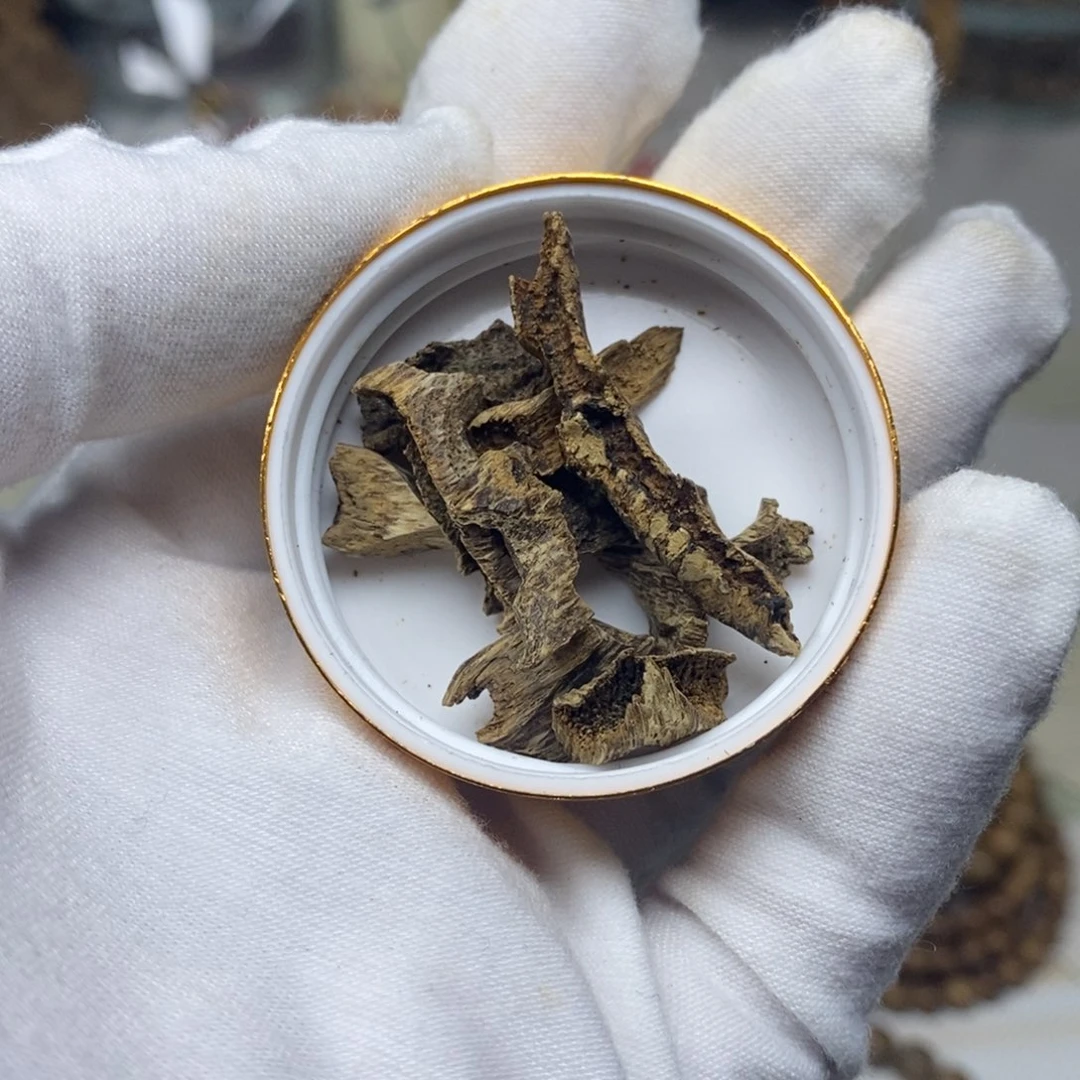 沉香沉香碎屑越南泡茶料 2克