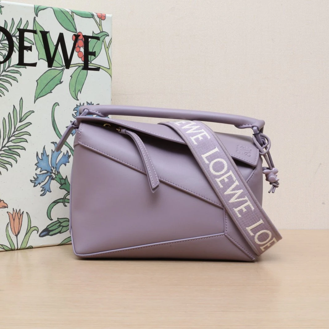 99新 LOEWE/罗意威 【黑黑】Puzzle 几何包 字母肩带 紫色 斜挎包