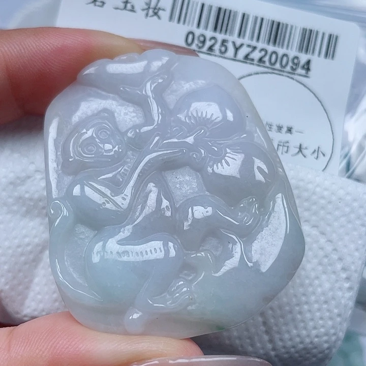 吊坠(不含链)未镶嵌翡翠
